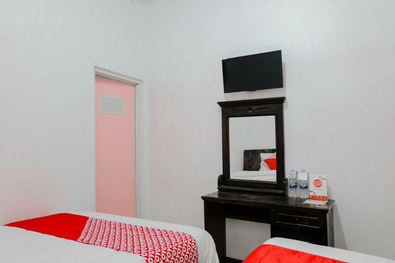 Oyo 1351 Tanggulasi Resto & Residence Syariah Magetan Exterior foto