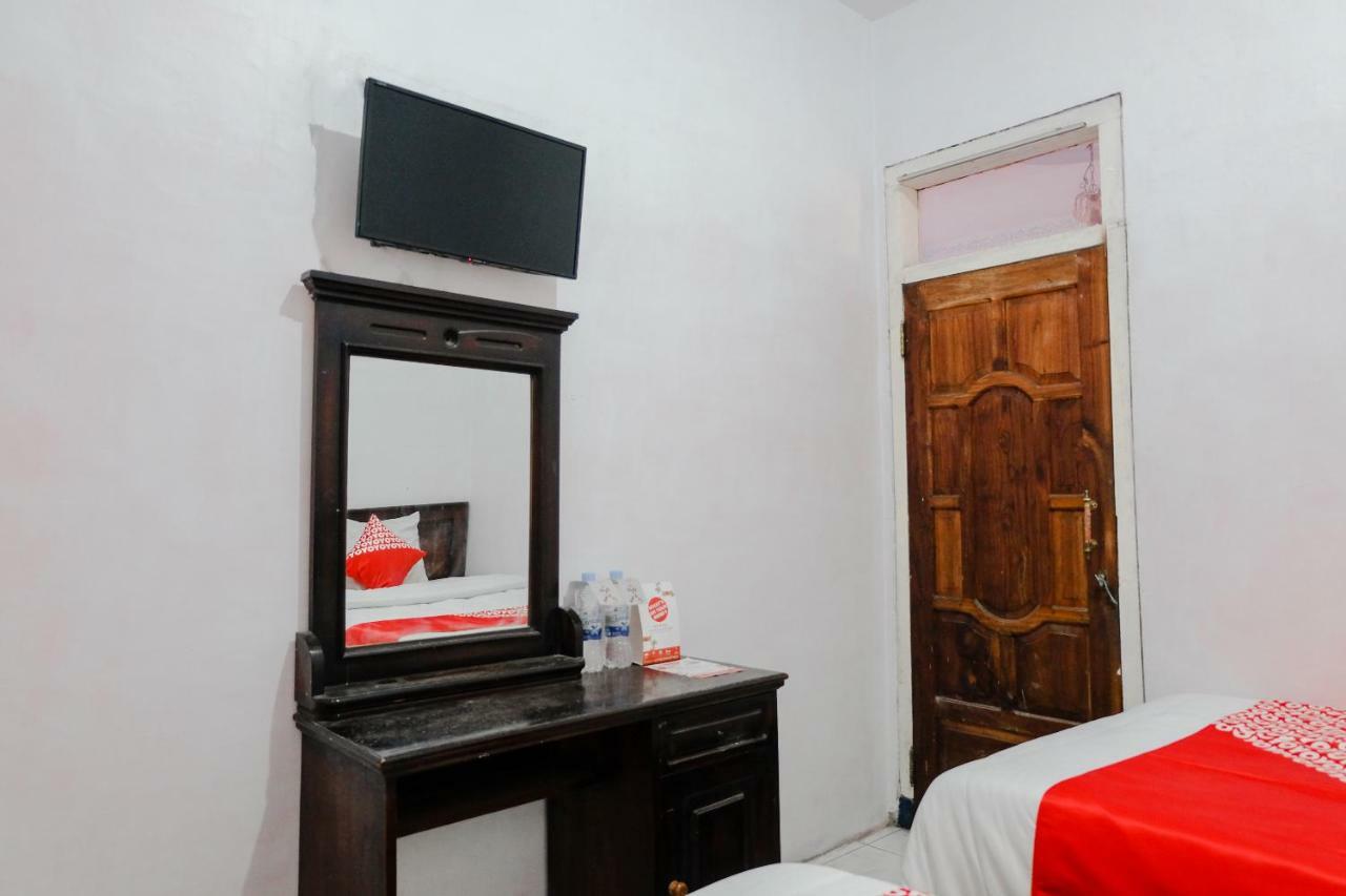 Oyo 1351 Tanggulasi Resto & Residence Syariah Magetan Exterior foto